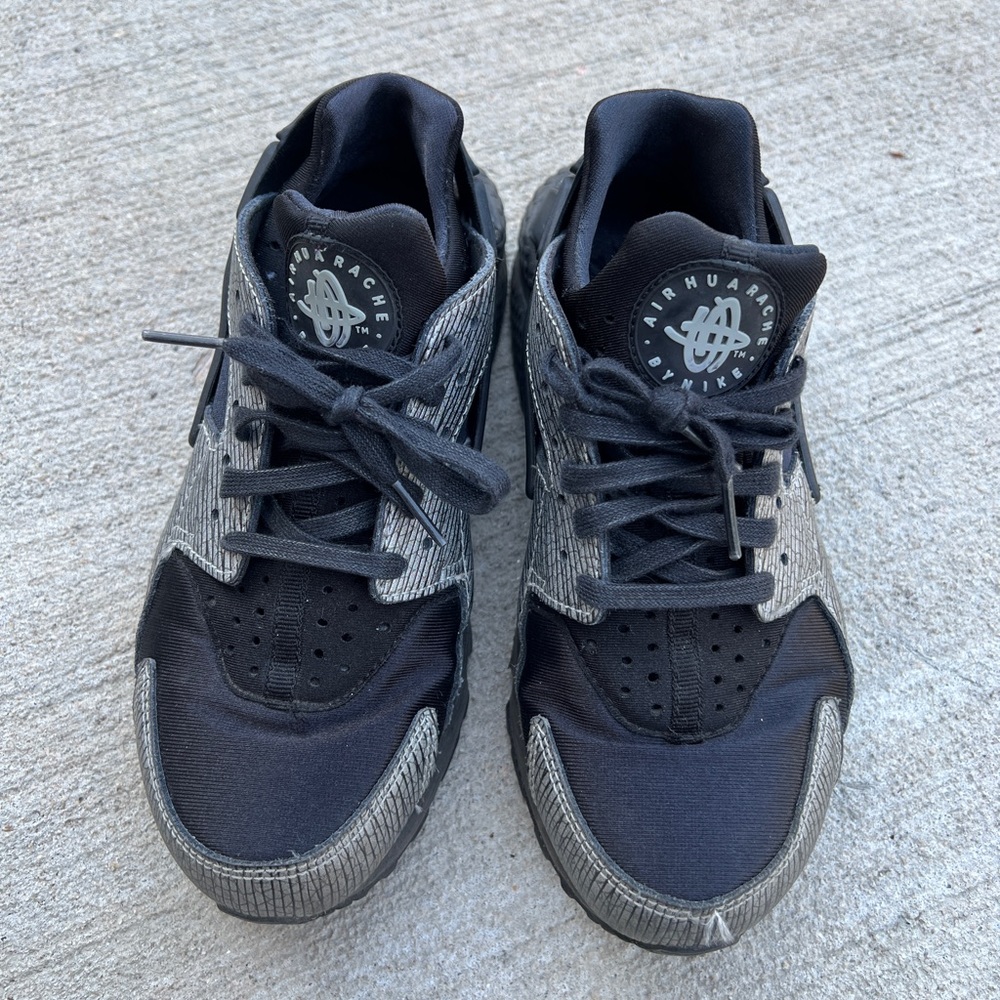 Nike Air Huarache Black sport shoes